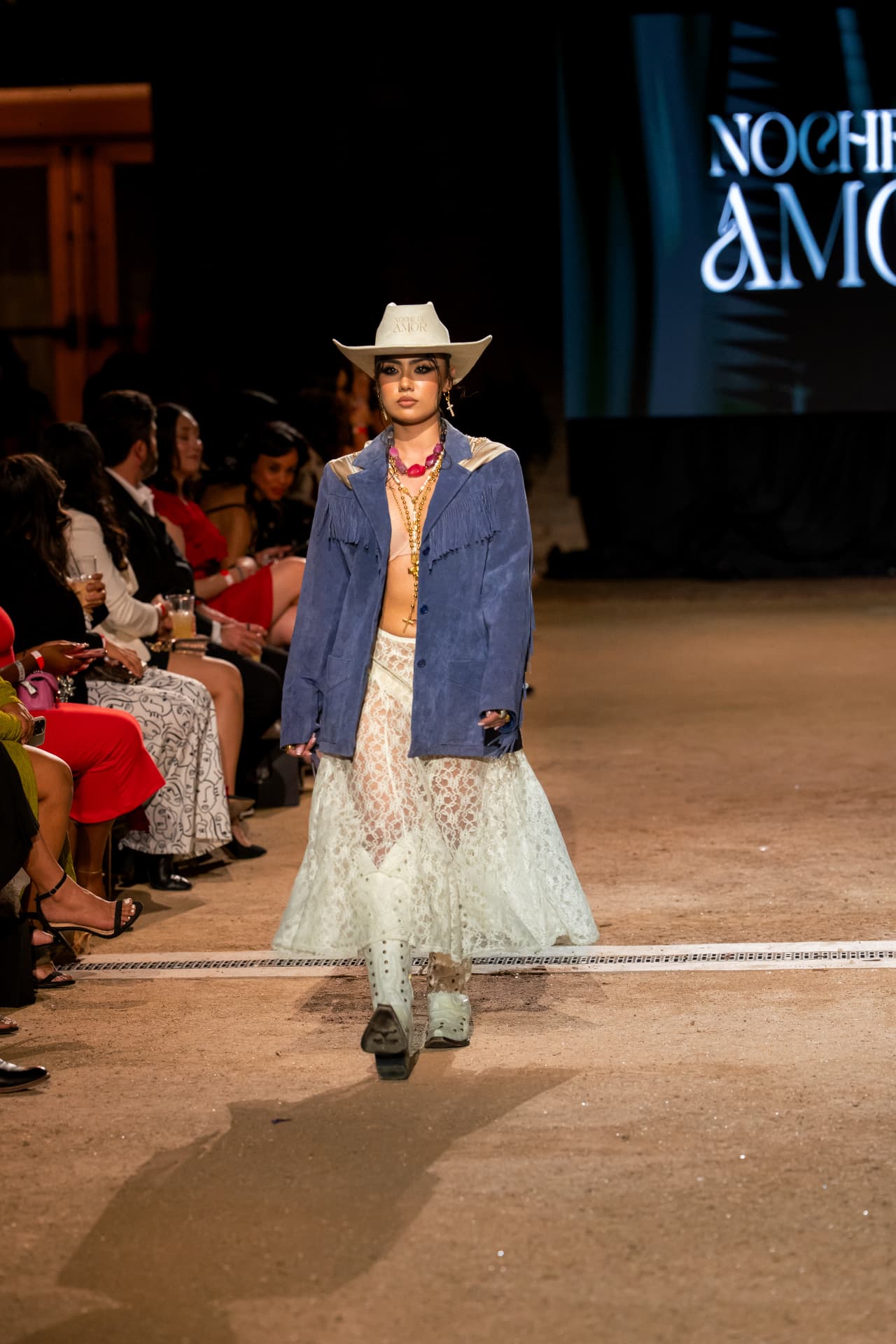 Noche de Amor runway look 9